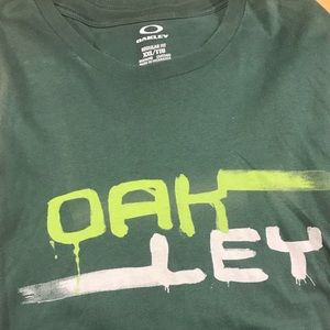 Men’s Oakley T-shirt